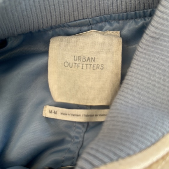 COPY - Urban Outfitters Cara Reversible Floral Bomber Jacket - Picture 6 of 6